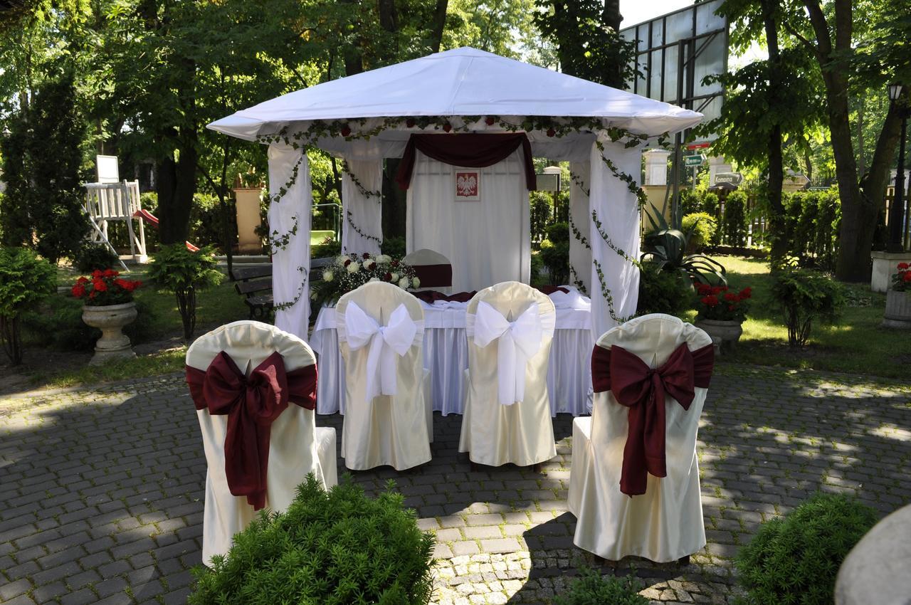 Dworek Biala Dama Nieborów Exterior foto
